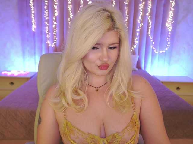 AnoraJoy's BongaCams show and profile