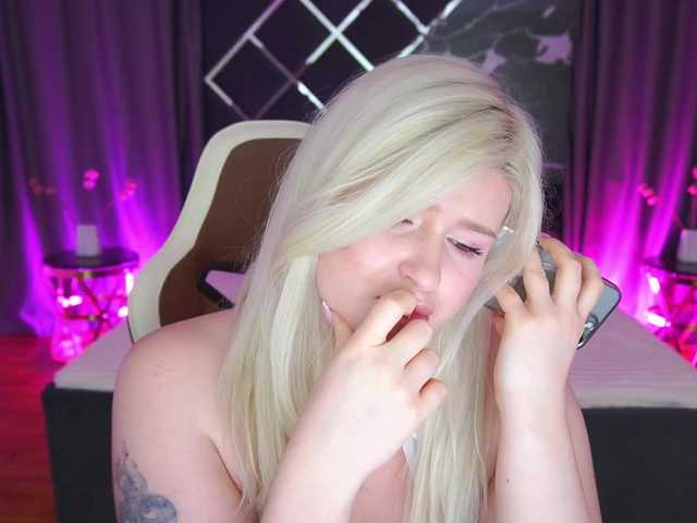 AnoraJoy's BongaCams show and profile