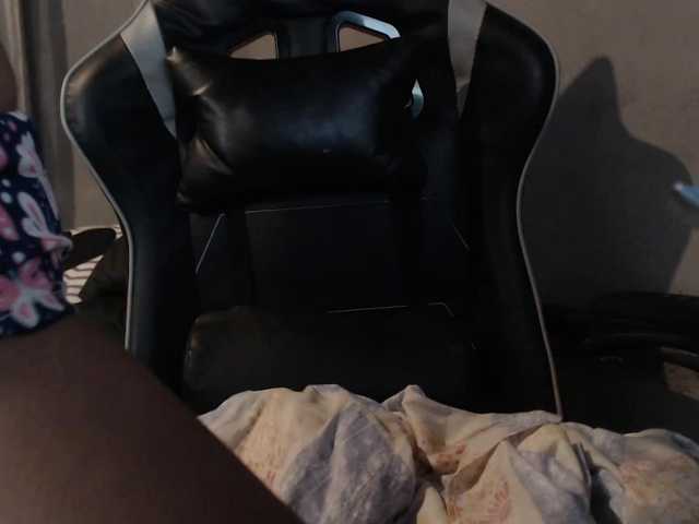 privadinha's BongaCams show and profile