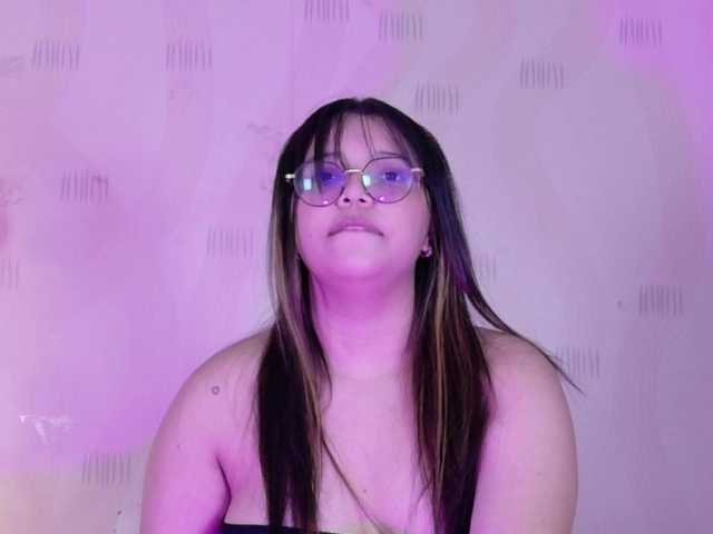 innocenthazel's BongaCams show and profile