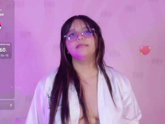 innocenthazel's BongaCams show and profile