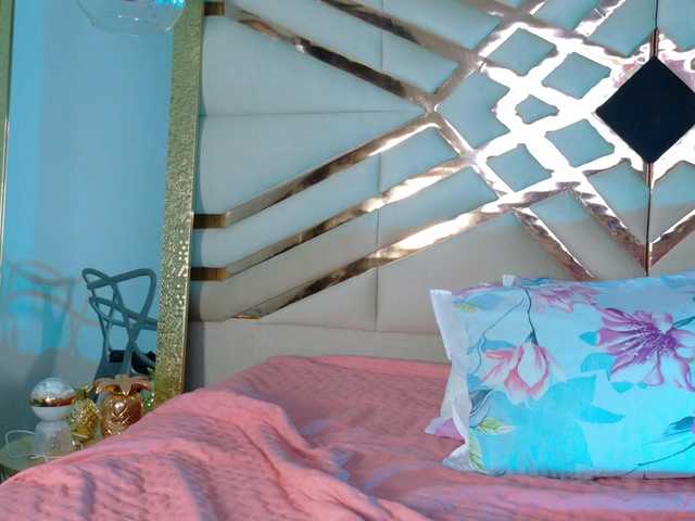 innocenthazel's BongaCams show and profile