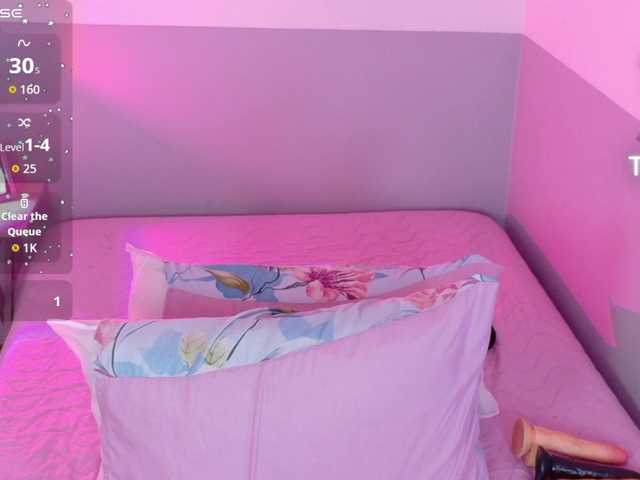 innocenthazel's BongaCams show and profile