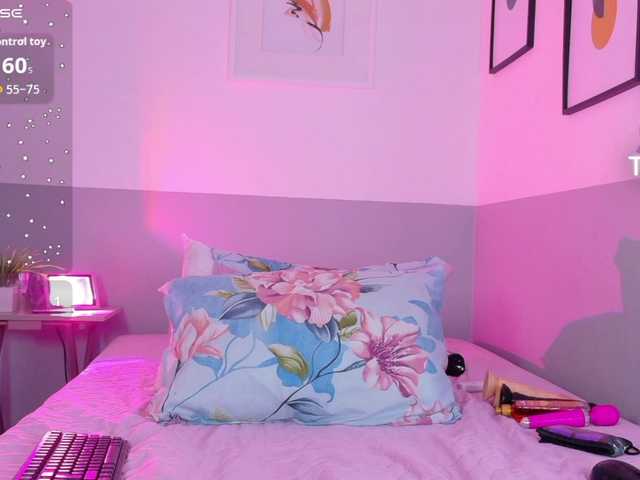 innocenthazel's BongaCams show and profile