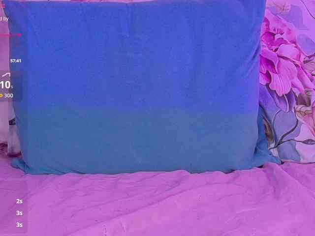 innocenthazel Live Webcam on BongaCams