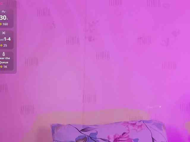 innocenthazel Live Webcam on BongaCams