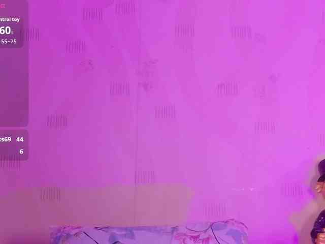 innocenthazel Live Webcam on BongaCams