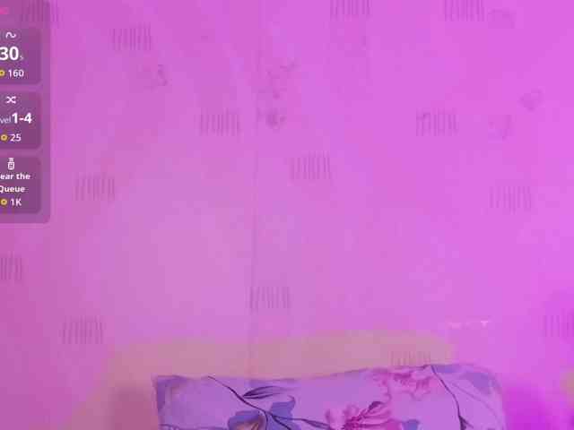 innocenthazel Live Webcam on BongaCams