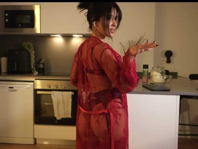 AnnieHill's BongaCams show and profile