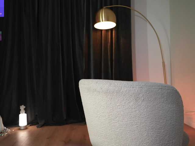 AnnieHill's BongaCams show and profile