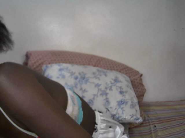 Pettite-Diofa's BongaCams show and profile