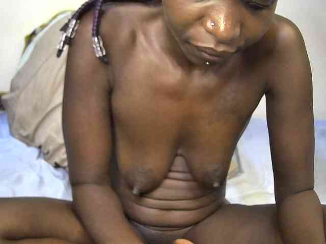 Pettite-Diofa Live Webcam on BongaCams