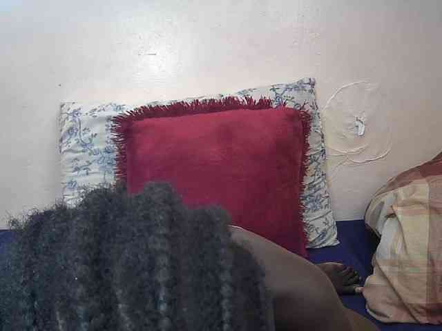 strip chat Pettite-Diofa