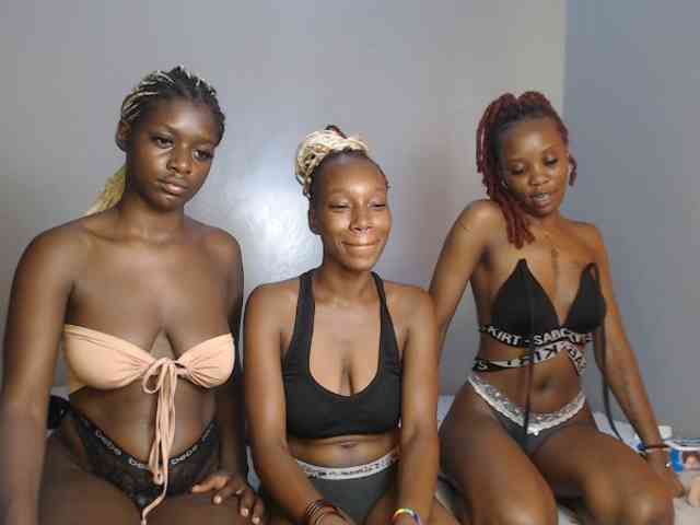 Camilafire4 Live Webcam on BongaCams