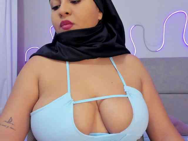 Nahomy1 webcam
