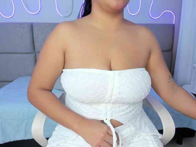 Nahomy1 webcam