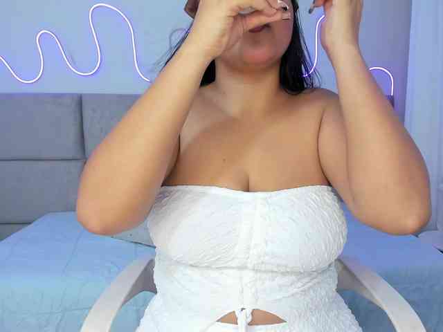 Nahomy1 webcam