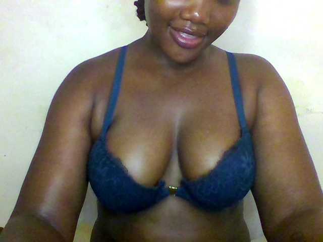 Ebonywaffle's BongaCams show and profile
