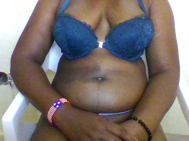 Ebonywaffle's BongaCams show and profile