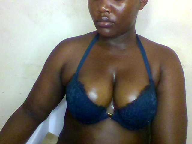 Ebonywaffle's BongaCams show and profile