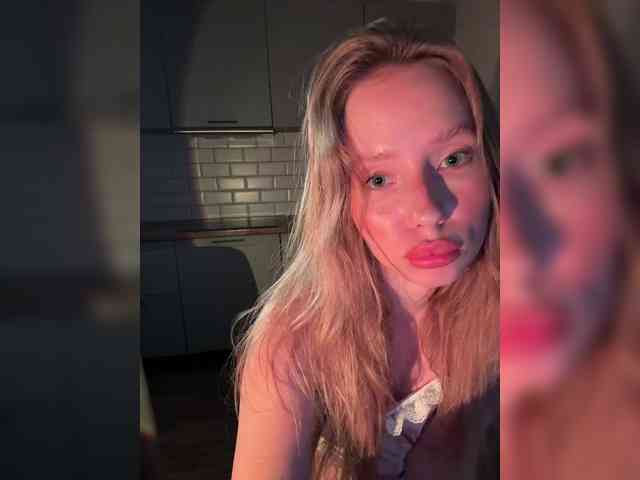 cute-molly webcam
