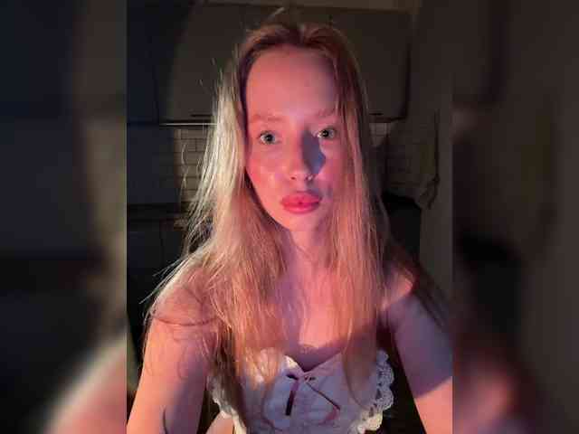 cute-molly webcam