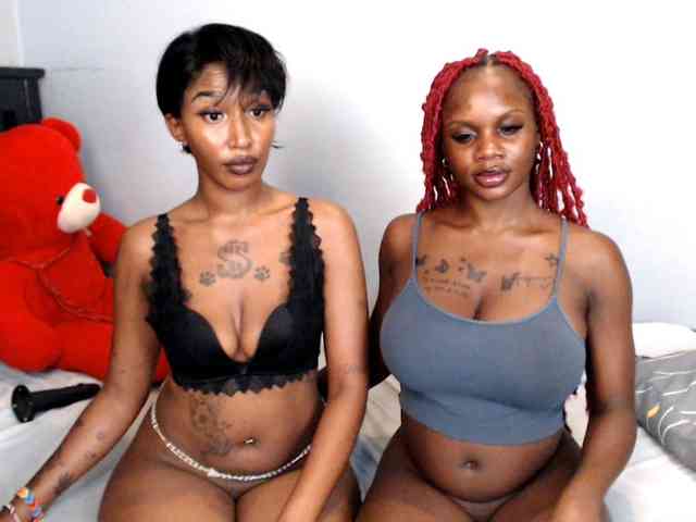 MidnightBloom webcam