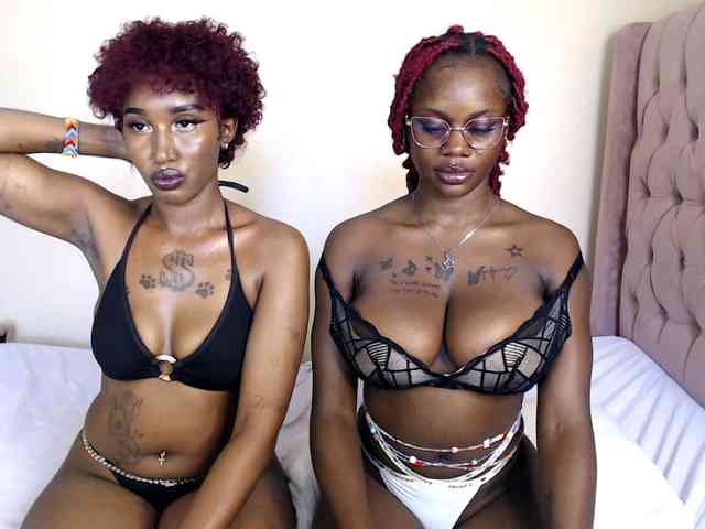 MidnightBloom webcam