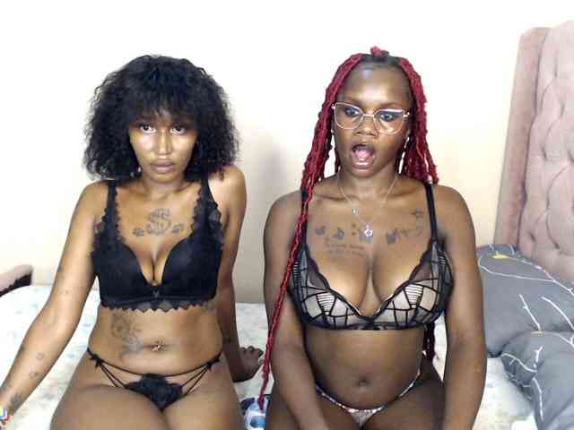 MidnightBloom webcam