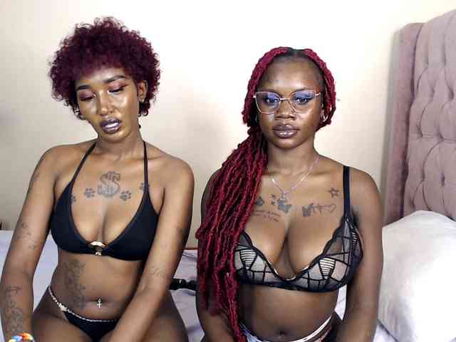 MidnightBloom webcam
