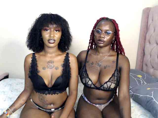 MidnightBloom webcam