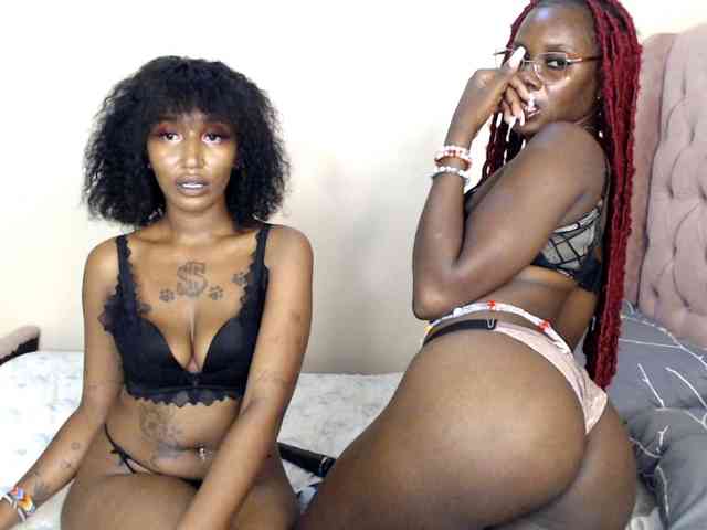 MidnightBloom webcam