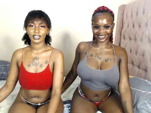 MidnightBloom webcam