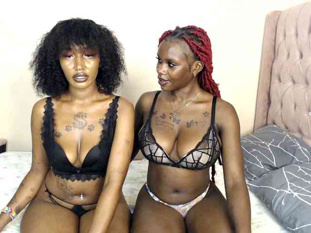 MidnightBloom webcam