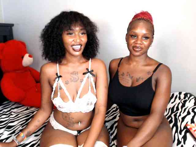 MidnightBloom webcam