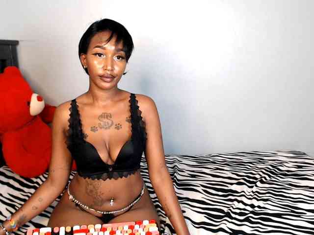 MidnightBloom Live Webcam on BongaCams