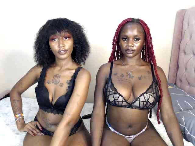 MidnightBloom webcam