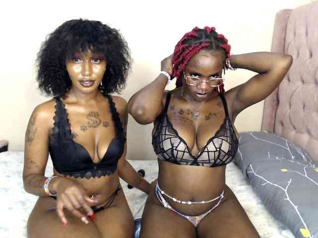 MidnightBloom webcam