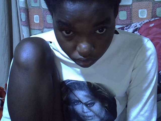 Explore Princess-scovia, she wants to masturbate for you princess-scovia from BongaCams