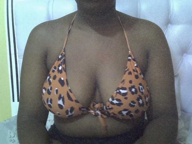 Camilapretty01's BongaCams show and profile