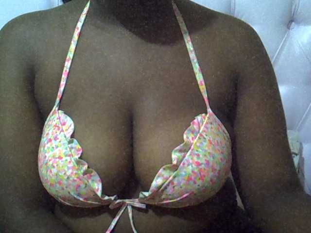 Camilapretty01's BongaCams show and profile