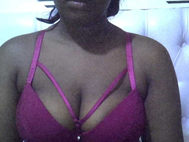 Camilapretty01's BongaCams show and profile
