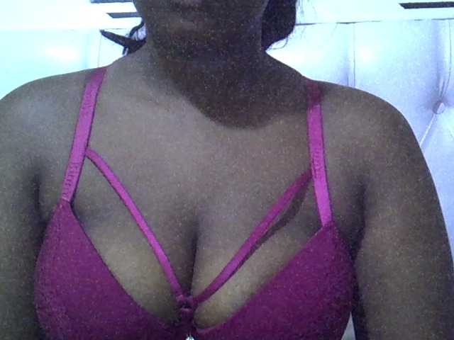 Camilapretty01's BongaCams show and profile