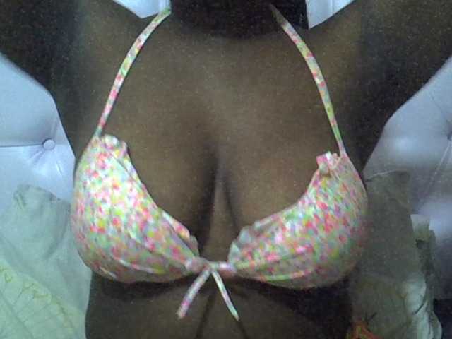 Camilapretty01's BongaCams show and profile