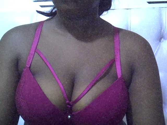 Camilapretty01's BongaCams show and profile