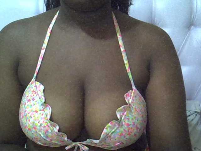 Camilapretty01's BongaCams show and profile