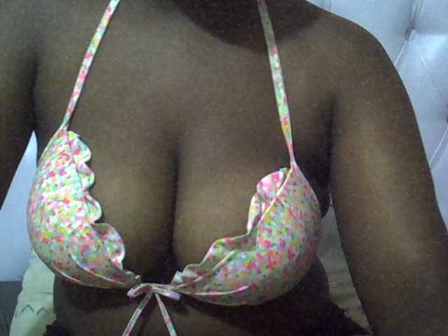 Camilapretty01's BongaCams show and profile