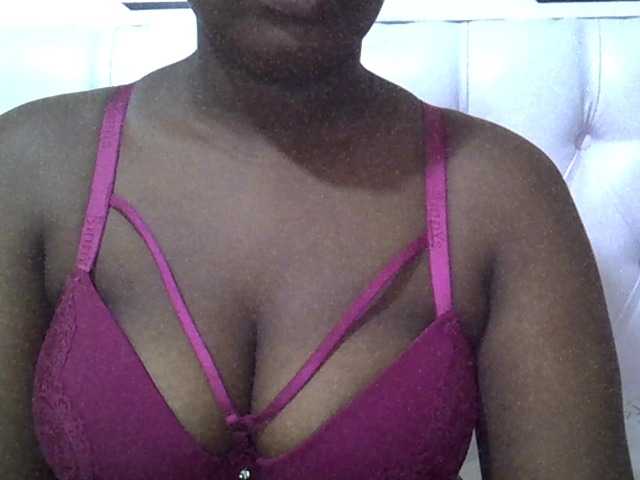 Camilapretty01's BongaCams show and profile