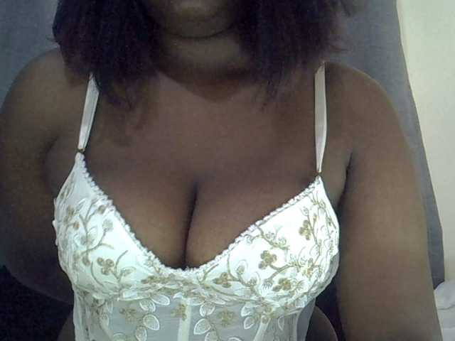 Camilapretty01's BongaCams show and profile
