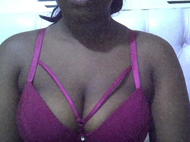 Camilapretty01's BongaCams show and profile